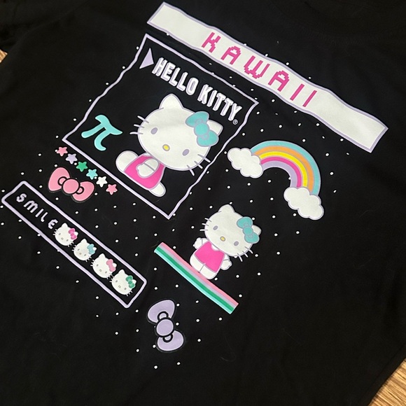 Hello Kitty Tshirt - Picture 2 of 5